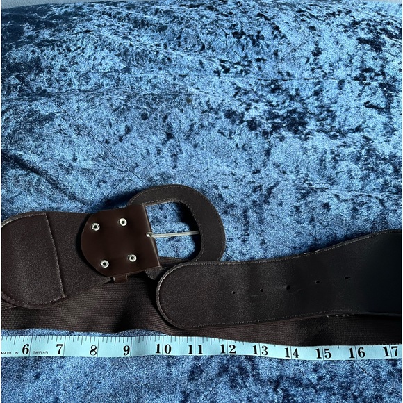 Wide, brown, elastic belt - Picture 2 of 4